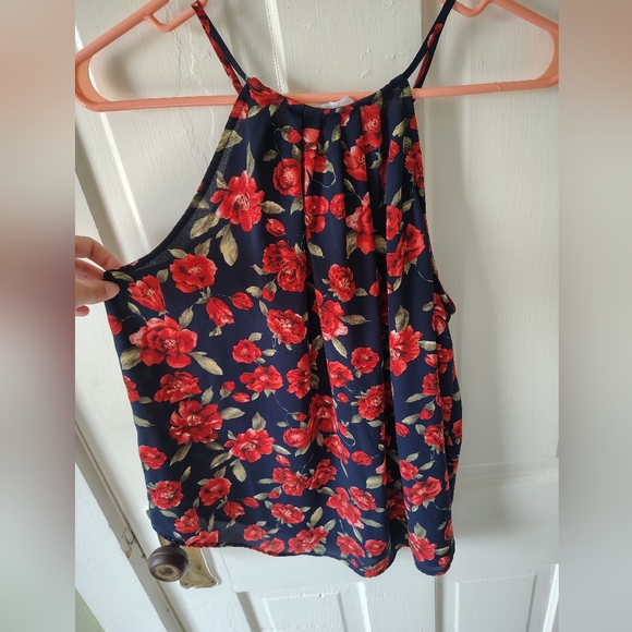 *5 for $25* Lush Women's Medium Blue w/ Red Rose Pattern Spaghetti Strap Tank - Picture 3 of 8